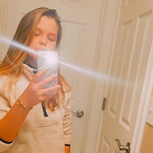 Meet your Posher, Kaia